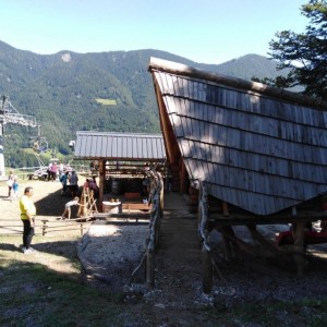 Lanovkou na Bedančev Dom 1.116 m.n.m. Lanovkou na Bedančev Dom 1.116 m.n.m.